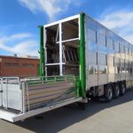 Three floor body trailer with automatic desinfectation system and scale integrated in its elevating platform